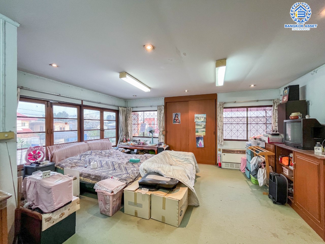 *****บ้านเดี่ยวมือสองกรุงเทพมหานคร หมู่บ้าน ซอยลาดพร้าว35 ลาดพร้าว เนื้อที่กว้างขวางถึง 72 ตร.ว. ฟังก์ชัน 4 ห้องนอน 4 ห้องน้ำ 4 ที่จอดรถ บนทำเลดี เชื่อมต่อ ถ.รัชดาภิเษก,ถ.ลาดพร้าว ใกล้รถไฟฟ้าสายสีน้ำเงิน "สถานีลาดพร้าว" และทางด่วน "ศรีรัช" ห้ามพลาด!